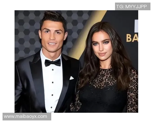 足球明星C罗现女友曝光两人甜蜜互动引发热议